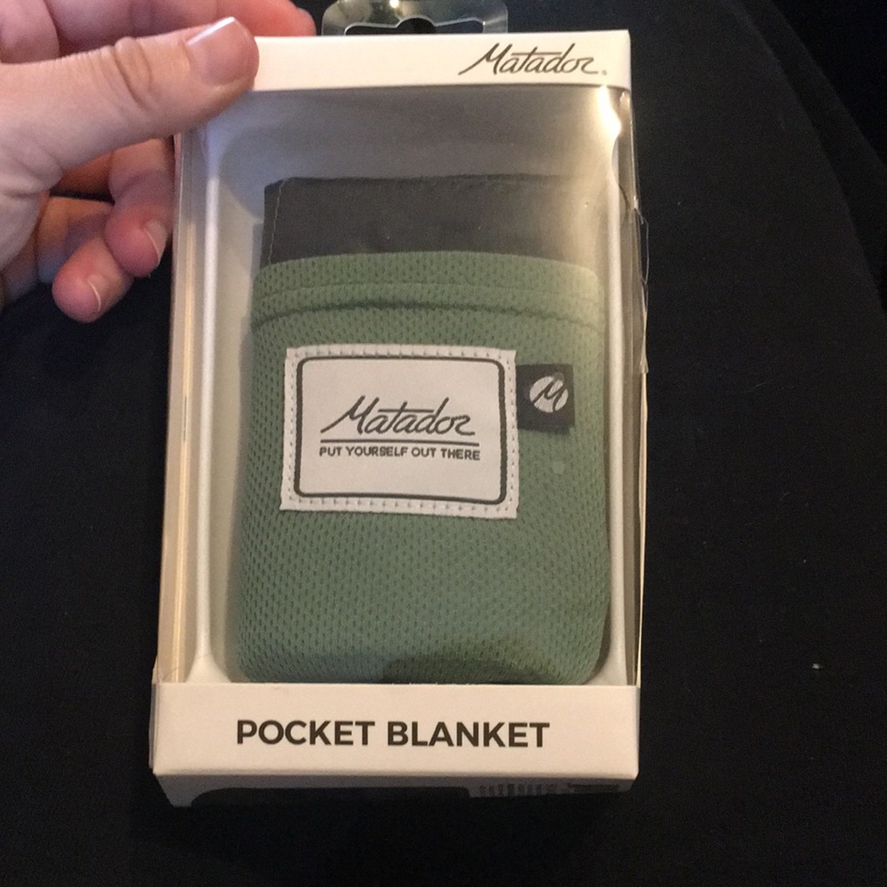 Matador pocket blanket REI new